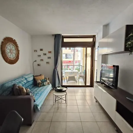 Joy And Friends 2 El Carmen Los Cristianos (Tenerife)