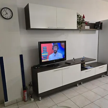 Joy And Friends 2 El Carmen Los Cristianos (Tenerife)